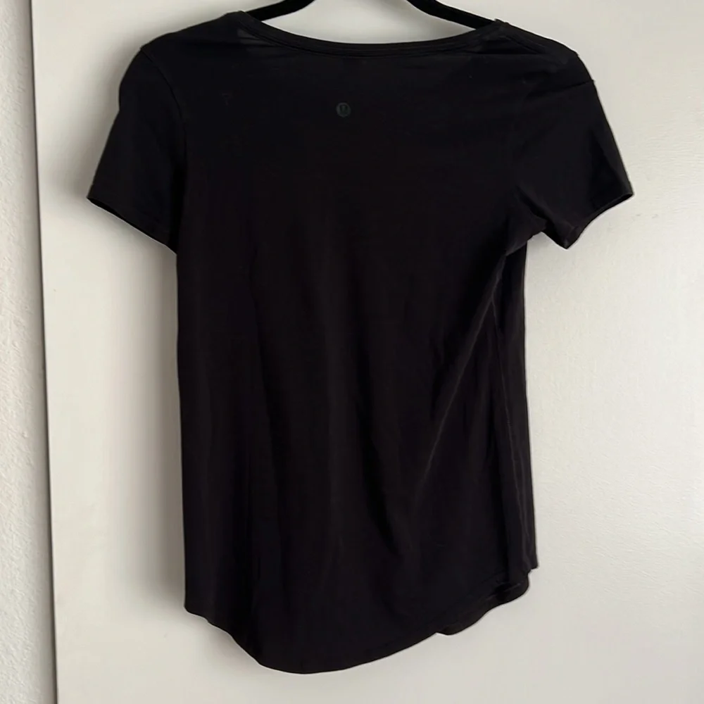 🚫SOLD🚫Lululemon Black Scoop T-Shirt - Picture 4 of 4